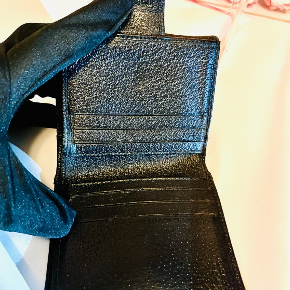 🌺Authentic Black Gucci Canvas Compact Wallet - Picture 6 of 8